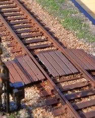 模型線路で基本作業を練習する様子